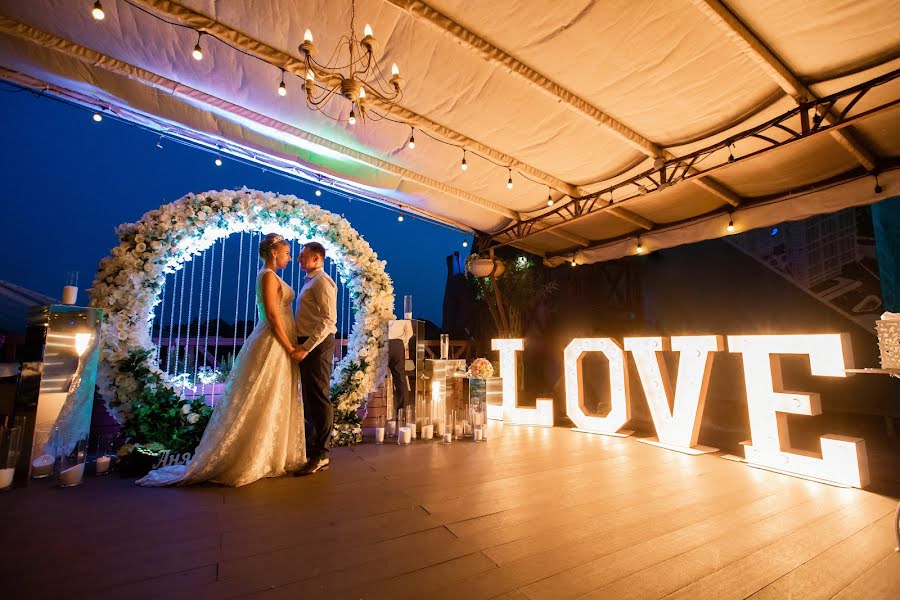 Fotografo di matrimoni Roman Saglo (apelsin). Foto del 31 luglio 2019