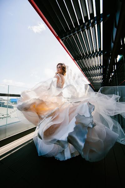 Fotógrafo de casamento Valeriy Balabolin (balabolin). Foto de 2 de janeiro 2020