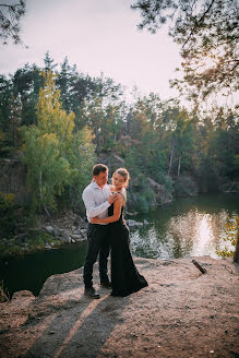 Wedding photographer Dmitriy Shirokopoyas (15081990). Photo of 27 April 2018