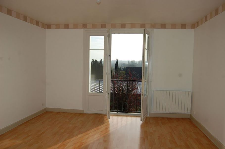 Location  appartement 3 pièces 58 m² à Saint-Satur (18300), 430 €