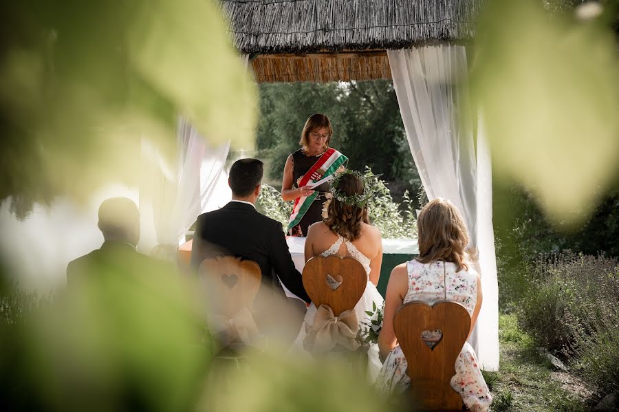 Fotografo di matrimoni Áron Stemler (mangofoto). Foto del 5 marzo 2023