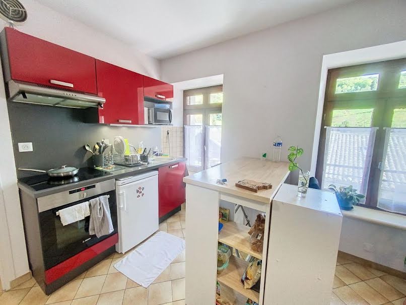 Location  appartement 2 pièces 34 m² à Saint-Flour (15100), 393 €