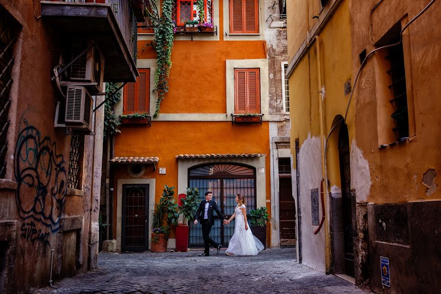 Fotógrafo de casamento Vali Matei (matei). Foto de 3 de abril 2018