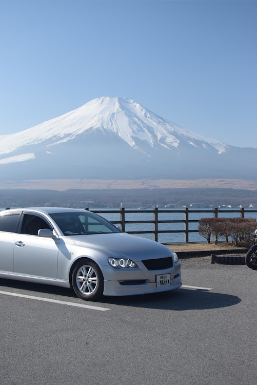 マークXの富士山とコラボ・富士山と愛車・GRX120・過去車に関するカスタム事例の投稿画像1枚目