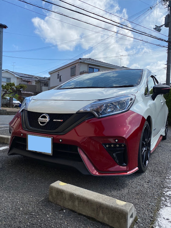 ノートの貫通ナット・SW010・ポテンザRE004・サーキット走行準備・勝手にコラボごめんなさいに関するカスタム事例の投稿画像1枚目