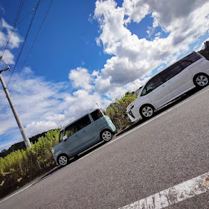 ヴォクシー ZRR80W