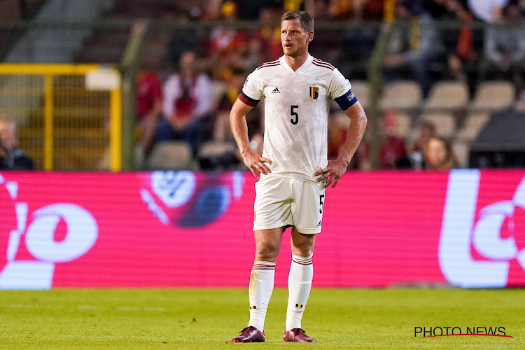 Jan Vertonghen deelt in UZ Antwerpen kerstcadeaus uit en maakt een belofte voor het EK in 2024