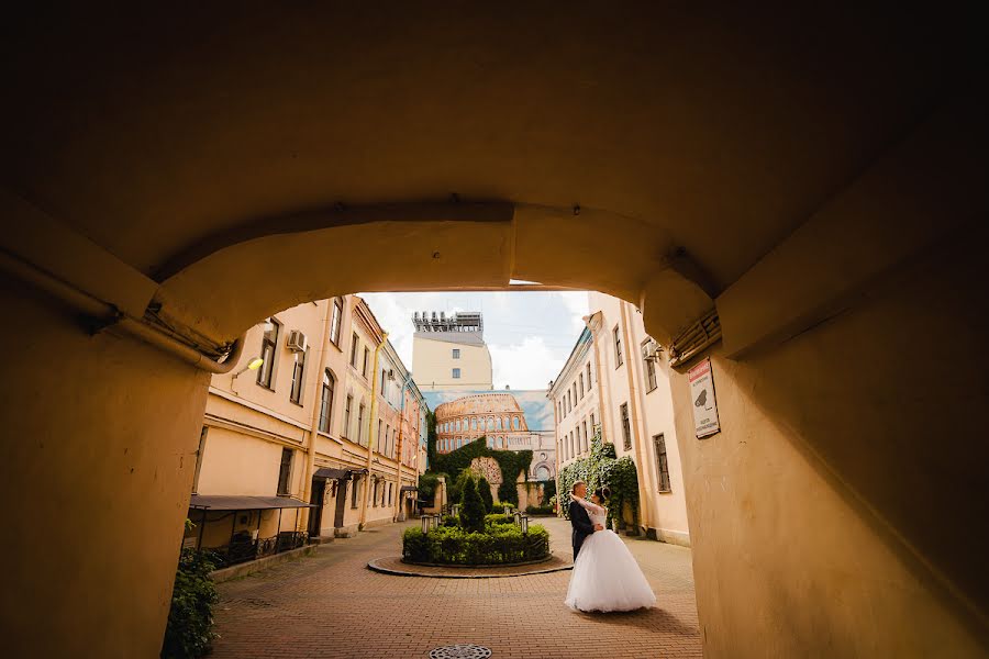 Fotógrafo de casamento Marina Konstantinova (mirigrina). Foto de 12 de janeiro 2017