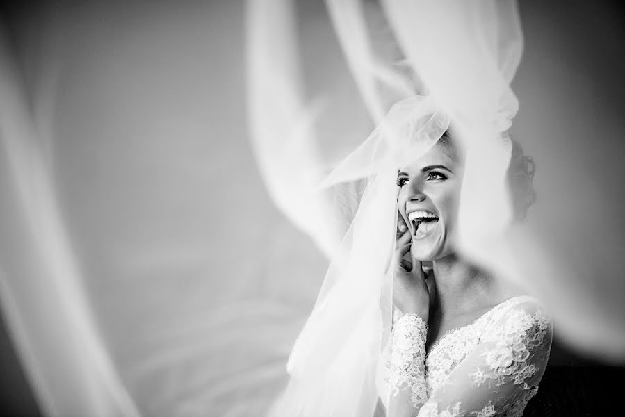 Wedding photographer Magdalena Korzeń (korze). Photo of 1 July 2017