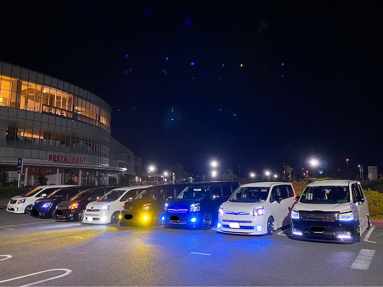 ヴォクシーのZVW50・七零保存會関西総本部・七零保存會オフ・七零保存會・日曜から夜更かしに関するカスタム事例の投稿画像1枚目