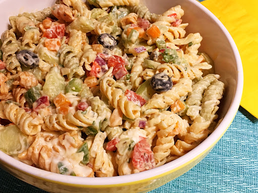 Fresh vegetables with rotini pasta