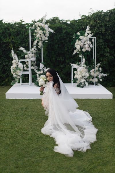 Fotógrafo de casamento Karolina Ruzanova (carolinadelina). Foto de 3 de outubro 2023