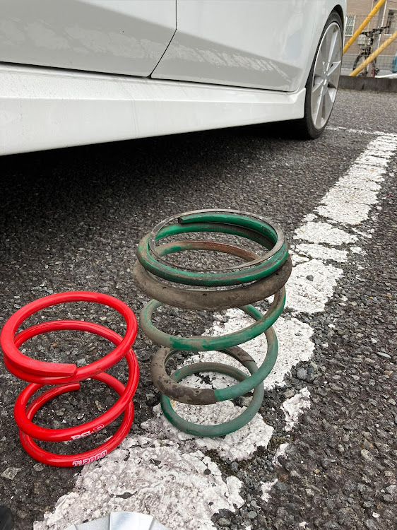 bBの衝動買い・車高調整・bBに関するカスタム事例の投稿画像3枚目