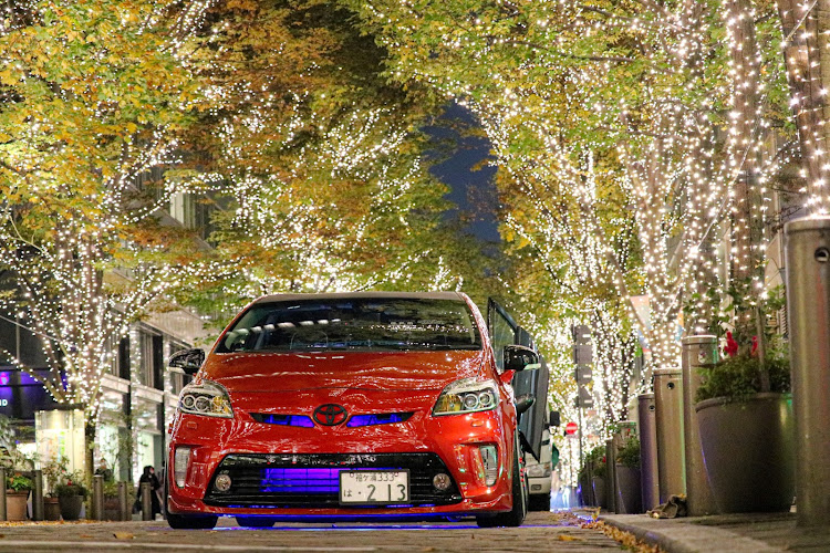 プリウスのpuriten familyいつもありがとう😊👍・-P- factory des.・仲のいい繋がりは大事にしたい・都内徘徊・丸の内イルミネーション2021に関するカスタム事例の投稿画像5枚目