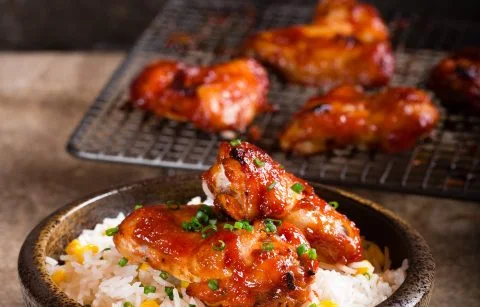 Barbequed Chicken Wings With Skin(4 Pcs) + Rice With Plum Tomato Sauce
