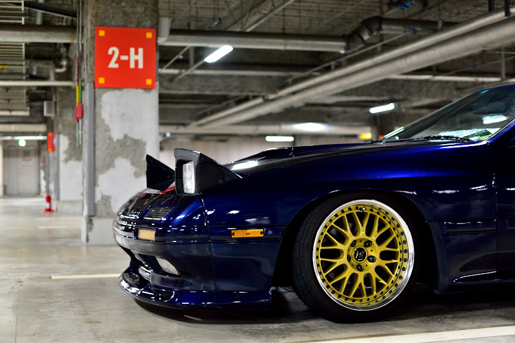 RX-7のシャコタンとシャコタカ・やっぱり撮影下手・ブリスターの色が違う😭・俺の車カッコイイww・はい好きに関するカスタム事例の投稿画像3枚目
