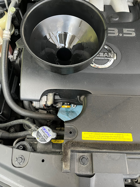 ムラーノのムラーノ・Ｚ５０・オイル交換・DIY・低そうで低く見えない車に関するカスタム事例の投稿画像6枚目