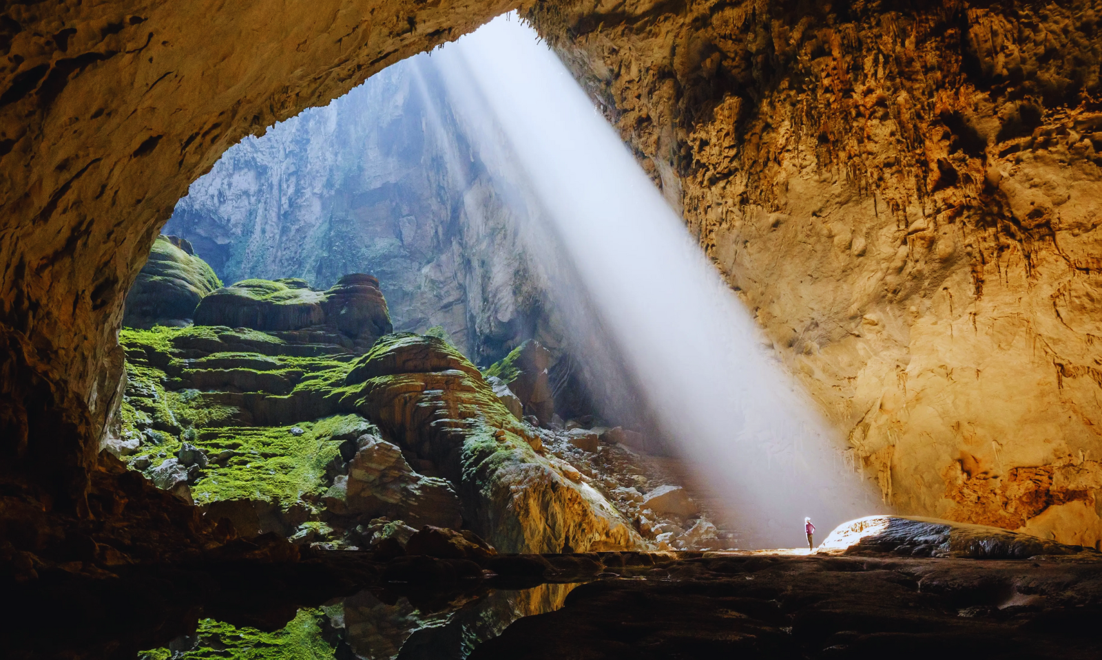 Stunning natural caves in Quang Binh – must-try travel adventures in Vietnam 