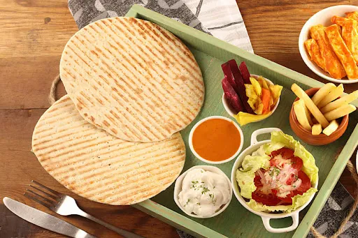 Hummus With Paneer Shawarma Platter