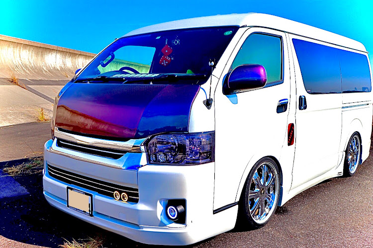 ハイエースワゴンのハイエース乗り最高です😍・マジョーラ塗装・カーボン柄・Grant.hope223・#カメラ初心者に関するカスタム事例の投稿画像2枚目