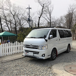 ハイエースバン TRH200V