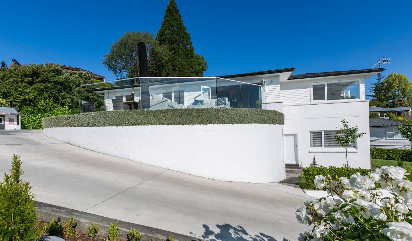 House with garden and terrace Havelock North