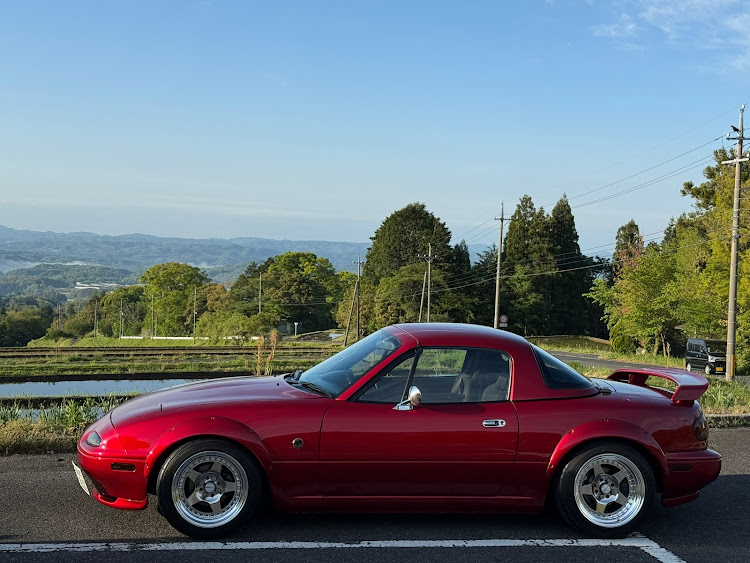 ロードスターの愛車の差し色・お題の答えじゃ無いかな〜に関するカスタム事例の投稿画像1枚目