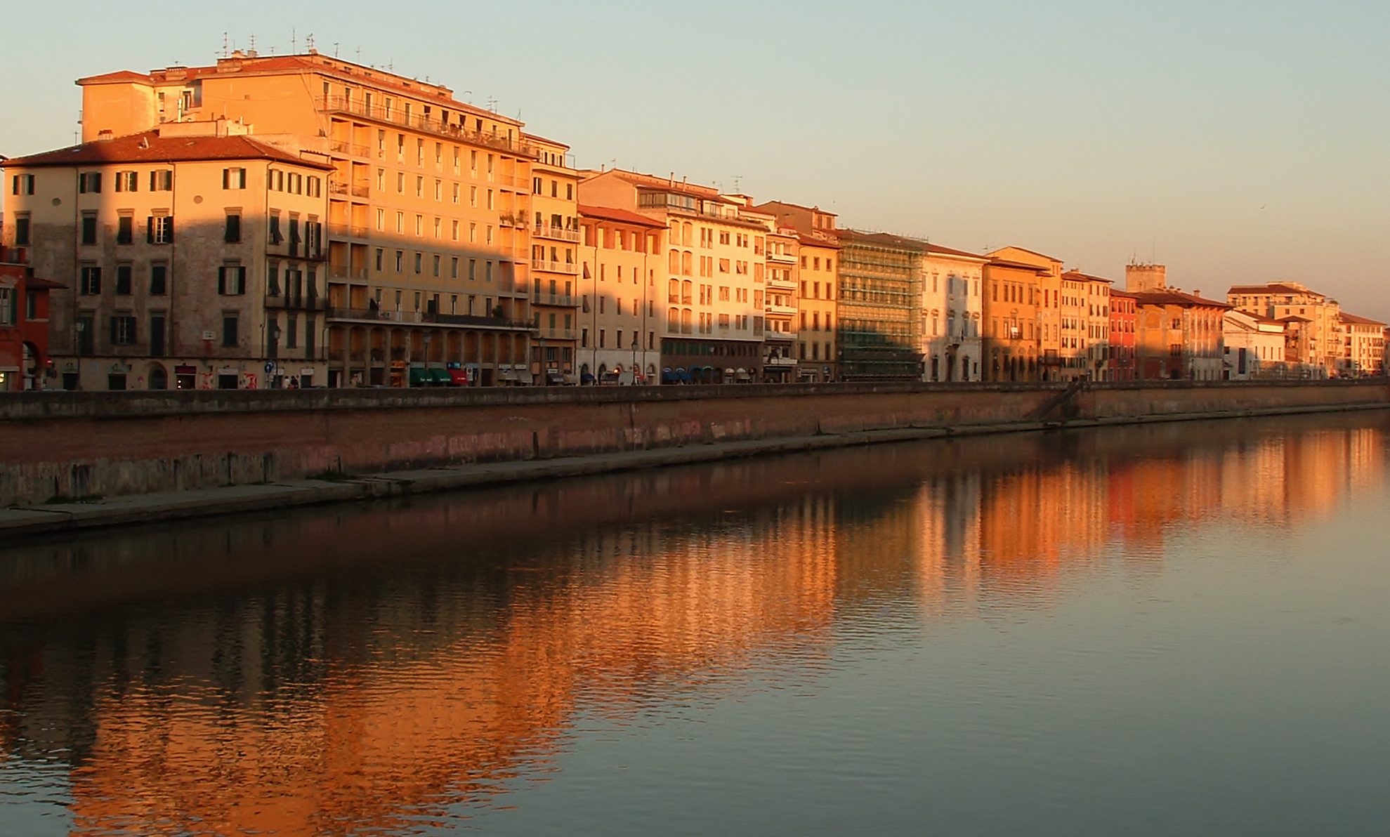 Riflessi dorati sull'Arno di V@le