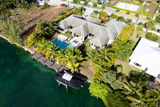 Property purchase in Nassau (The Bahamas) - Villa with pool and dock