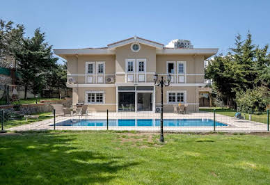 Villa with pool 3