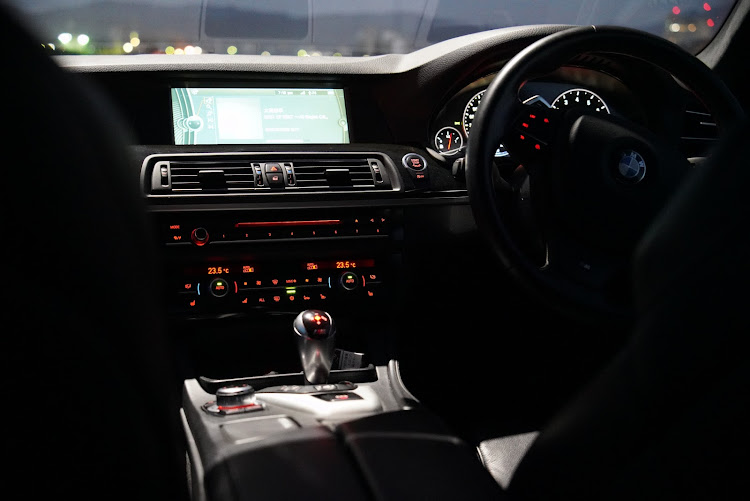 M5のBMW・暑い・ドライブに関するカスタム事例の投稿画像1枚目