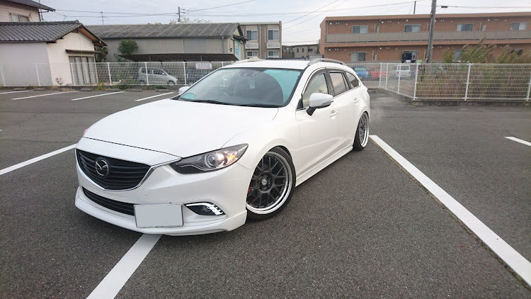 アテンザワゴンのアテンザワゴン・アテンザgj・車高調整・直巻スプリング交換・326powerに関するカスタム事例の投稿画像1枚目