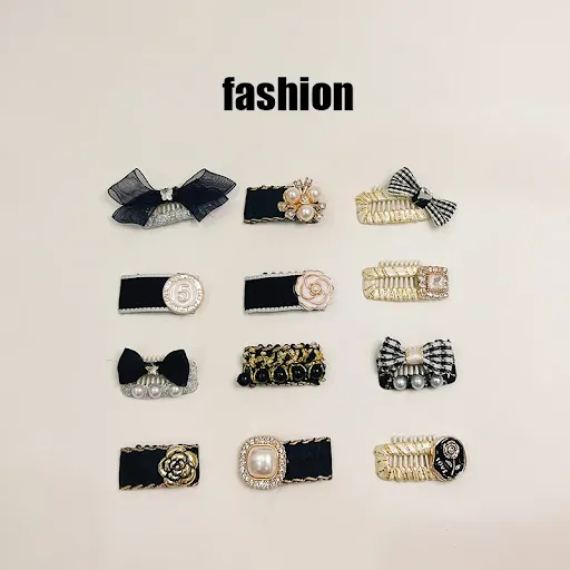 New Ins Pet Hair Clip with Black and White Bow, Cat Hair Clip, Dog Hair Clip, Pet Headwear with Fashionable and Luxuriou