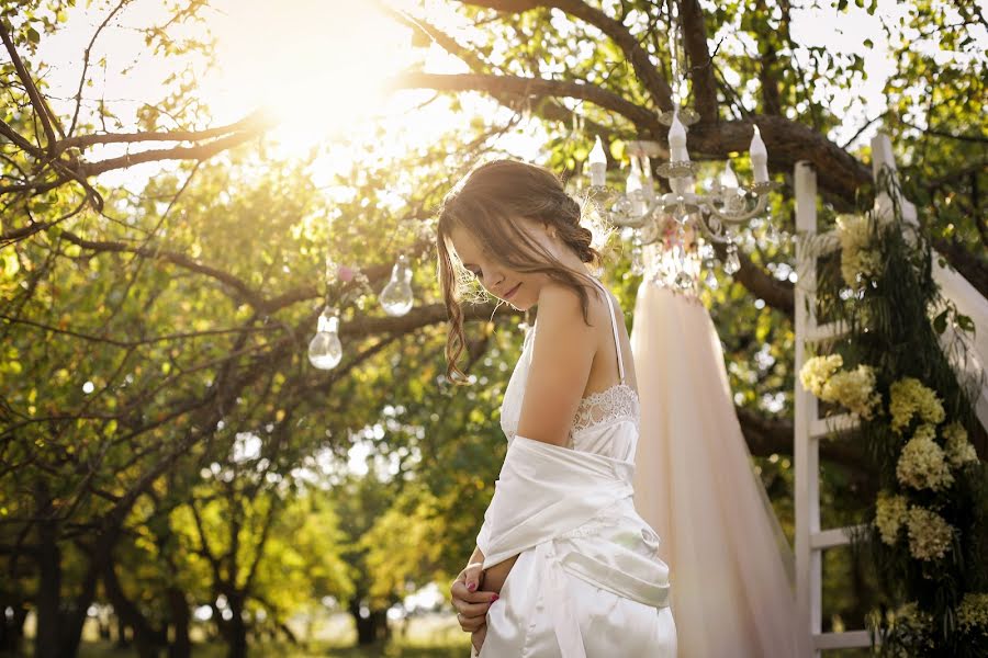 Fotografo di matrimoni Irina Tomilova (tomilova). Foto del 16 settembre 2019