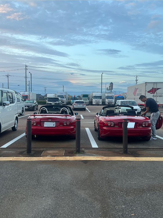 ロードスターのFunky Roadster Club・飲み過ぎ…ヤバいですね😅・ぐりあん君、北陸旅・富山の赤い三連星に関するカスタム事例の投稿画像1枚目