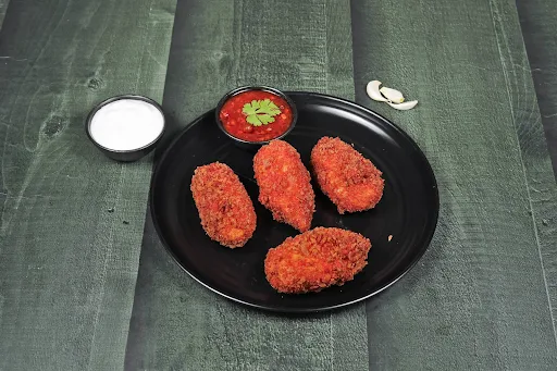 Chicken Schezwan Kurkure Momos [6 Pieces]