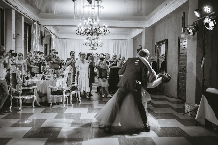 Wedding photographer Artem Cherepanov (arche). Photo of 2 November 2017