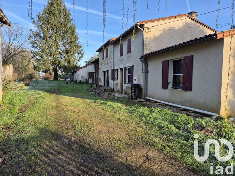 Vente maison 4 pièces 127 m² à Valence-en-Poitou (86700), 170 000 €