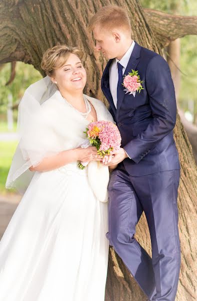 Fotógrafo de casamento Olya Vetrova (0lavetrova). Foto de 14 de setembro 2016