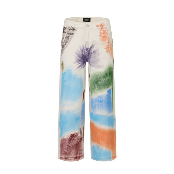 Postrzępione, luźne, niebieskie jeansy z efektem tie-dye i malowaniem. Prane, casualowe, idealne do codziennego noszenia.