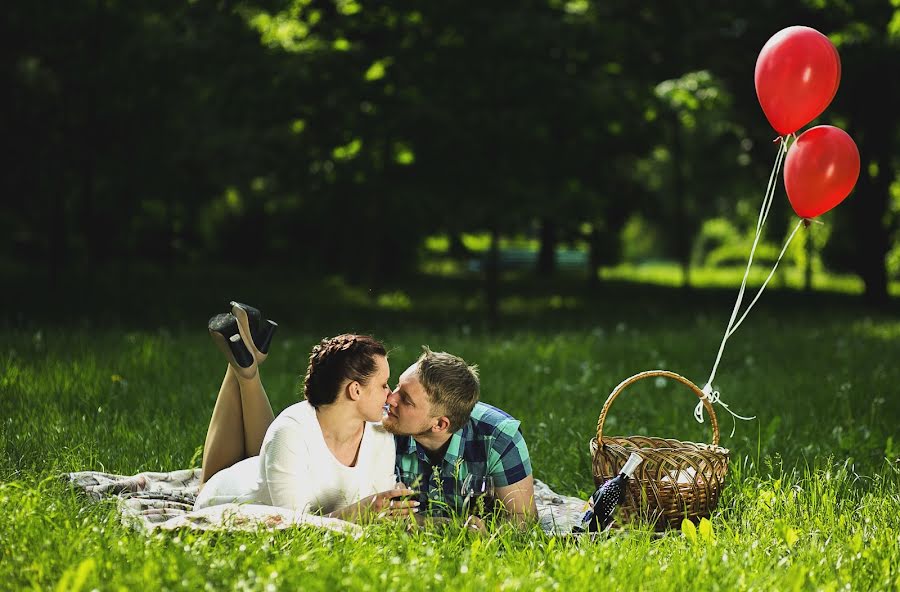 Wedding photographer Maksim Aniperko (maksaniperko). Photo of 2 June 2015