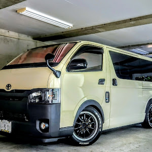 ハイエースバン TRH200V