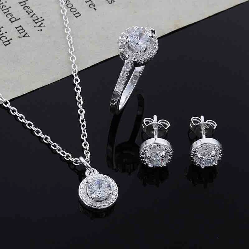 Conjunto de accesorios Zircon Silver Collar Anillo Pendientes Traje Elegancia atemporal para cualquier ocasión. Joyería fina para mujer.