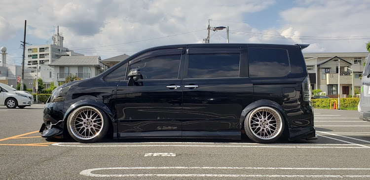 ノアのノア・ヴォクシー・DIY・車高調・エアサスに関するカスタム事例の投稿画像3枚目