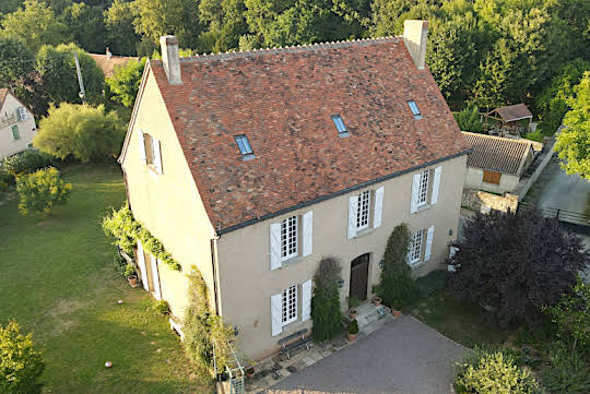 Propriété avec piscine