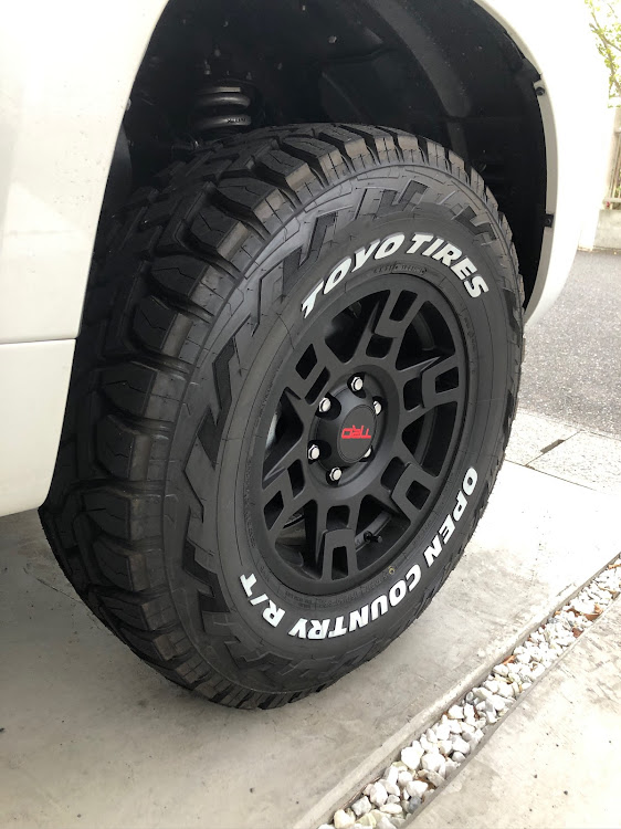 ランドクルーザープラドのTOYO OPEN COUNTRY R/T・GDJ150W・プラド150後期・リフトアップ・JAOS BATTLEZに関するカスタム事例の投稿画像1枚目