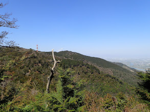 三角点からの眺め（中央奥に石津御嶽）