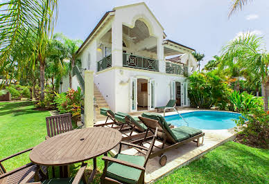 Villa with pool 1