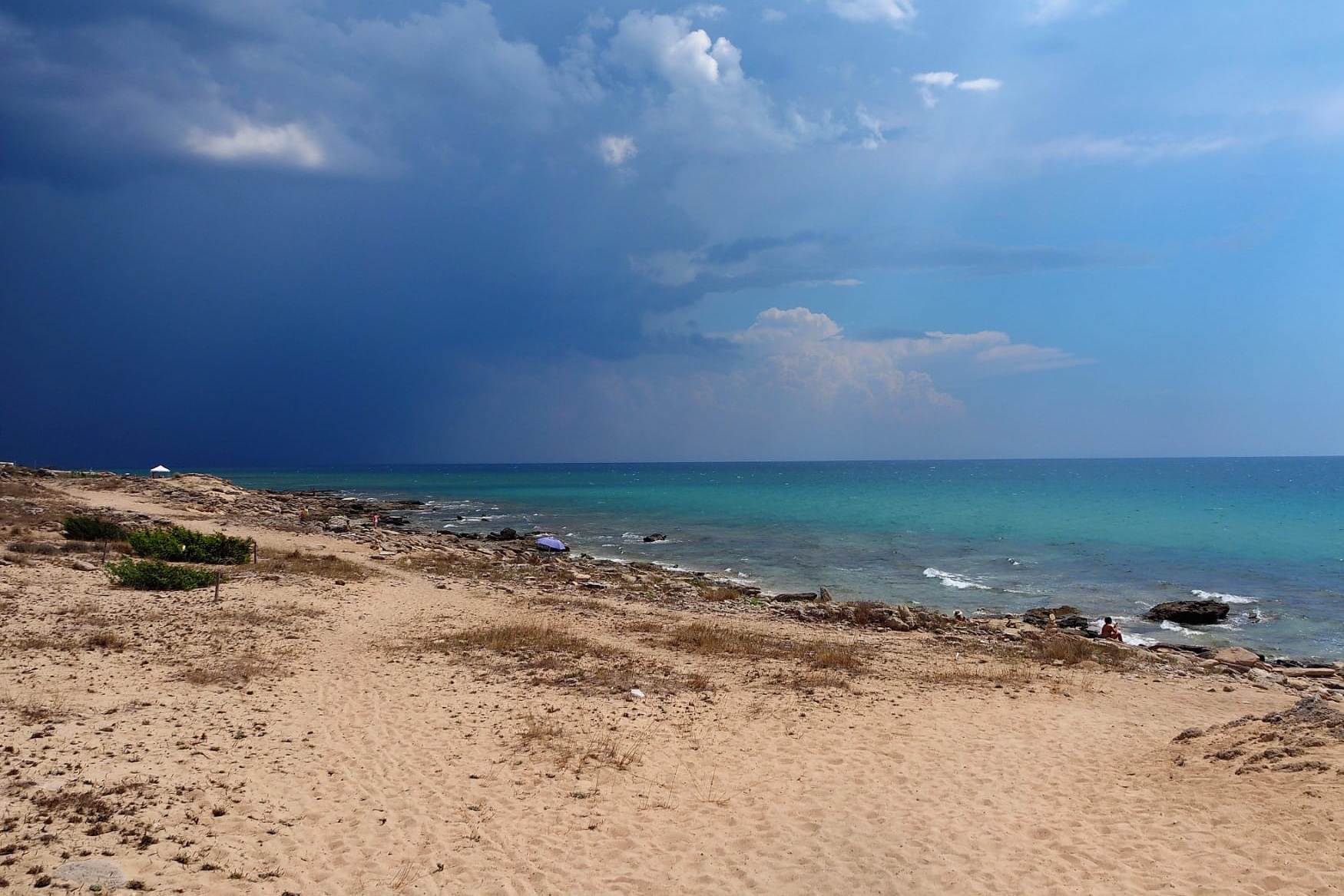 Spiaggia deserta... di Pink73