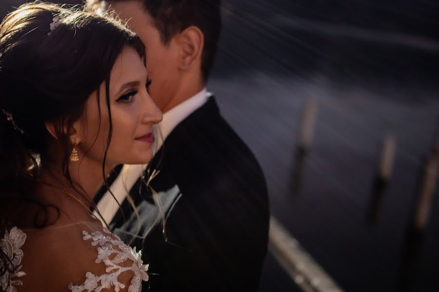 Φωτογράφος γάμων Alex Vîlceanu (alexandruvilcea). Φωτογραφία: 2 Απριλίου 2021